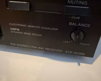 J81 - $50. Sony FM - AM Sterio Receiver. Model STR - AV910. Powers on.