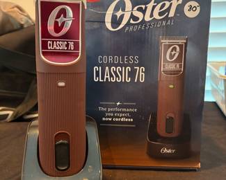 J106 - $80. Oster Professional Cordless C76 Clipper. Lightly Used.
