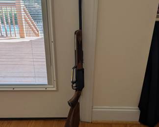 J189 - $40. Daisy Pellet BB Gun. Model 880-BB.