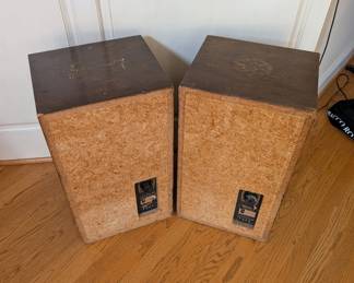 J44 - $100. Pair of Vintage University Brilliance Speakers. Companion II. Untested.