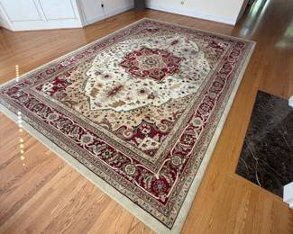 J84 - $75. Safavieh " Lyndhurst" Area Rug. Measures 8'3" x 11'. There were dogs in this home.