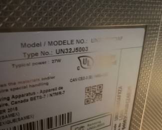 J83 - $40. Samsung Model UN32J5003 - 2015. 32" TV.