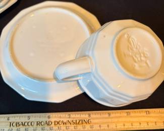 J113 - $20. Pfaltzgraff Mug and Saucer Set. 8 - Mugs & 8 Plates.
