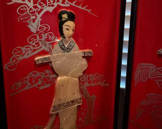 J78 - $150. Vintage Asian Lacquer Table Screen with Mother of Pearl Ladies.