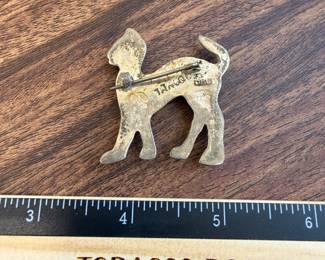 J195 - $40. Taxco Sterling Cat Brooch.