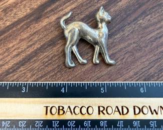 J195 - $40. Taxco Sterling Cat Brooch.