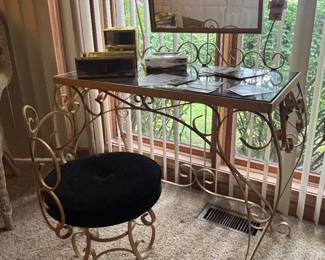 George Koch Sons Metal Vanity Set