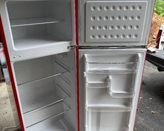 Frigidaire Retro Refrigerator - additional view ~