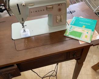 Singer Model 417 Sewing Machine in Cabinet