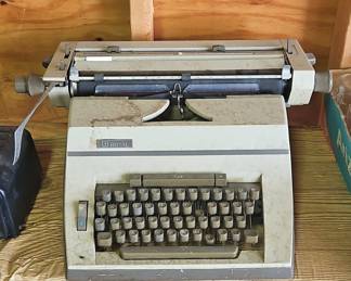 Royal Mercury Manual Typewriter