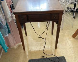 Vintage Singer Sewing Machine Cabinet