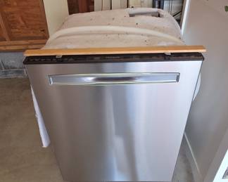 Frigidaire Gallery Series Dishwasher