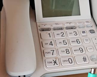 AT&T CL4940 Corded Telephone with Digital Answering System