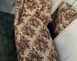 Victorian-Style Floral Chaise Lounge