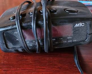 MTC AM/FM Digital Alarm Clock Radio