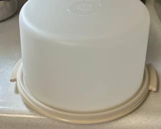 Tupperware Round Cake Taker