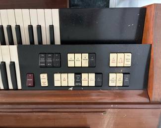 Wurlitzer 4030R Spinet Electronic Organ