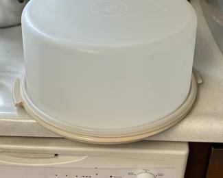 Vintage Tupperware Round Cake Taker (Harvest Gold/Mustard Yellow)