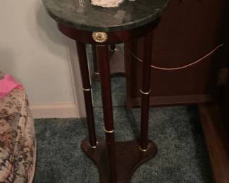 Bombay Company Neoclassical Style Mahogany Pedestal Stand