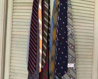 290 vintageandcontemporarypatternedneckt