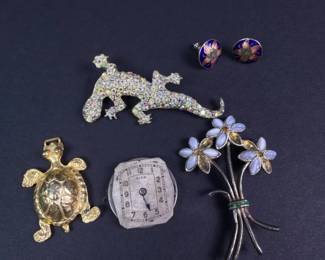 537 assortedvintagejewelryandwatchparts
