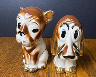 034 pairofvintagestyleceramicdogfiguri