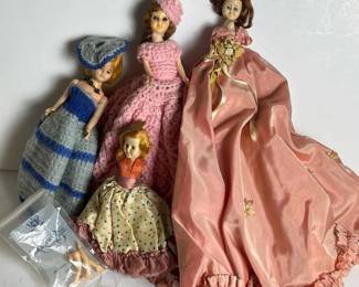 198 vintagedollsinhandmadedressesperiod