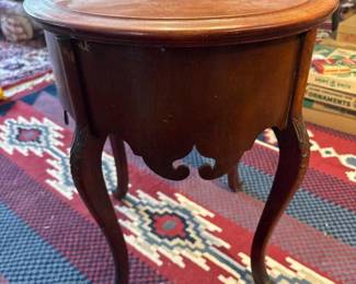 385 roundoccasionaltableinthelouisxvs