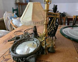 490 assorteddecorativetablelampsframedm