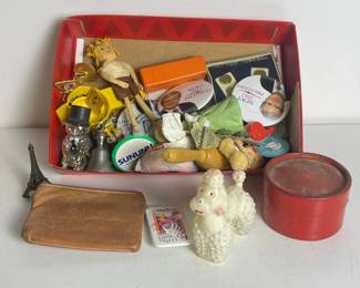 403 assortedvintageandnoveltycollectible