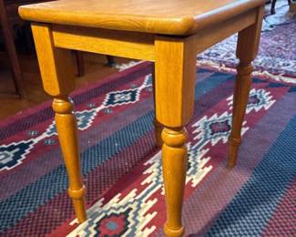 517 woodsidetablewithturnedlegsintrad