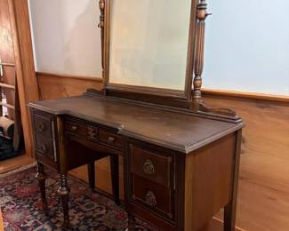 267 dressingtablewithmirrorintraditiona