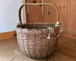 258 handwovenbasketwithhandle