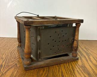 447 antiquestylewoodandmetalfootwarmer