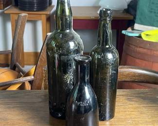 530 antiqueglassbottlesincludingortalli