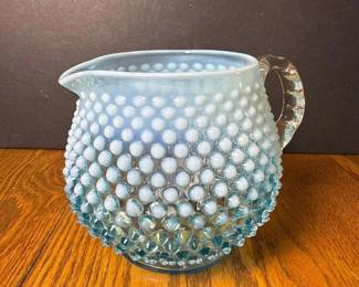 042 bluehobnailglasspitcherinthemanner