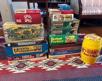 308 assortedvintageboardgamesandpuzzles