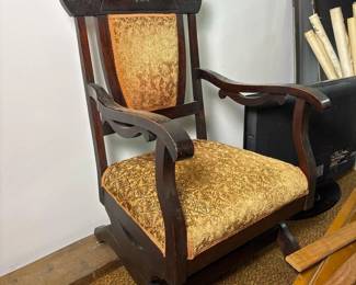 456 ornatevictorianstyleupholsteredrocki