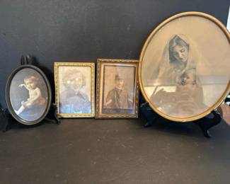 522 fourvintageframedphotographicportrai