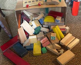 464 vintageplayskoolwoodentoyblocksand