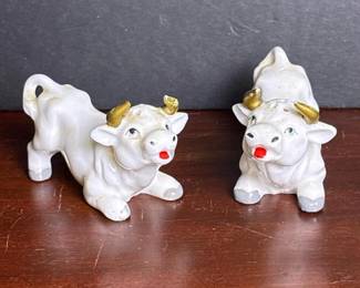 110 pairofvintageceramicbullsaltandpe