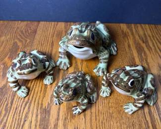 035 ceramicfrogfigurinesnaturalisticstyl