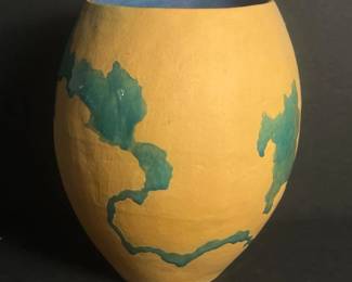 412 studiopotteryvasewithblueslipdecor