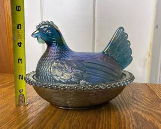 028 carnivalglasshenonnestcovereddish