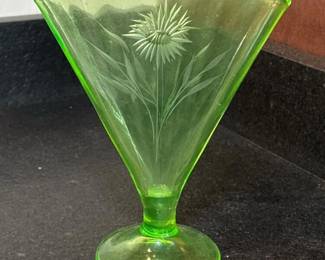 365 greenvaselineglassfanvasewithetche