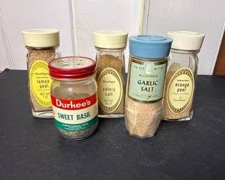 075 vintagespicejars