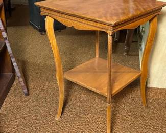 469 vintagewoodensidetablewithcarvedap