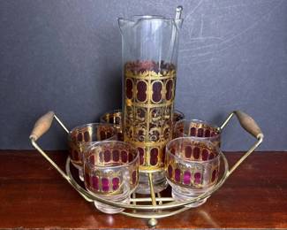 097 vintagegoldandcranberryglasscocktai