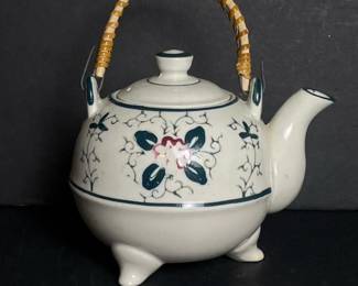 407 porcelainthreeleggedteapotwithroost