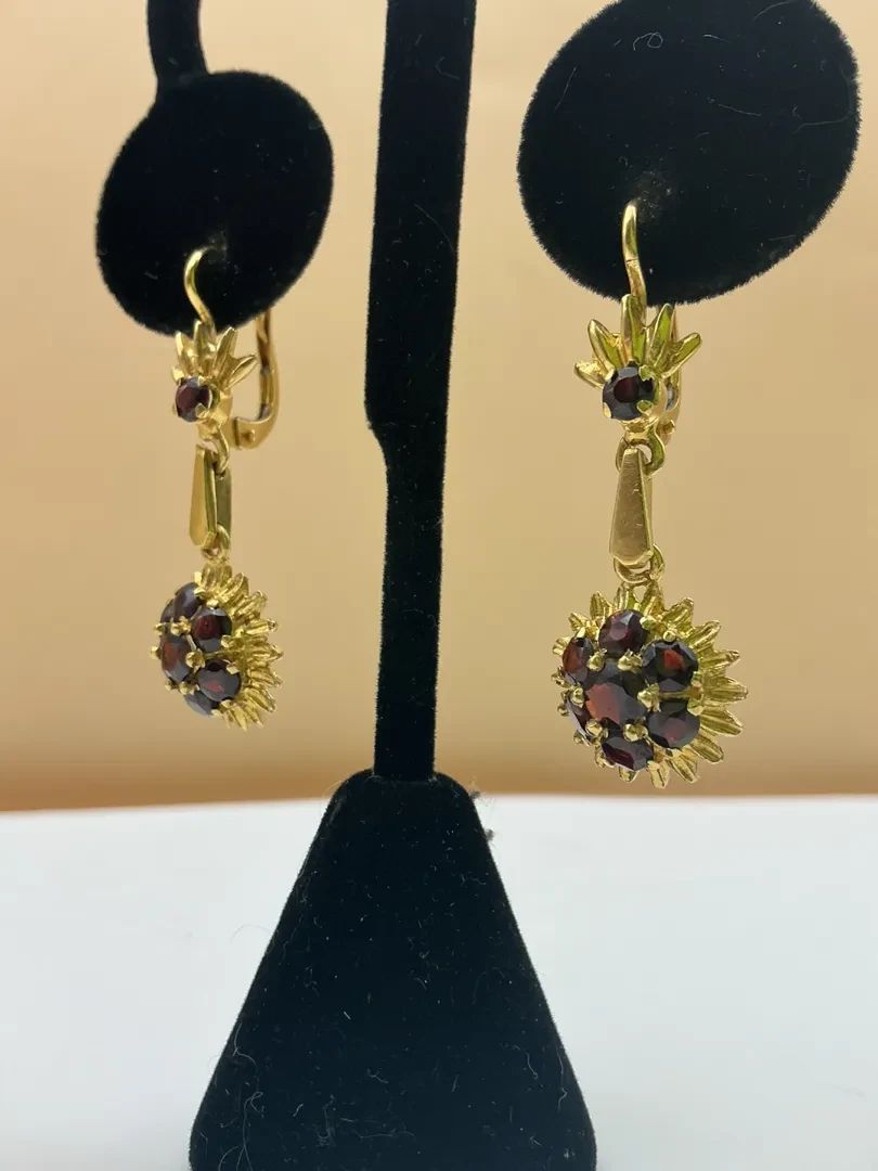 18k Garnet Drop Earrings
